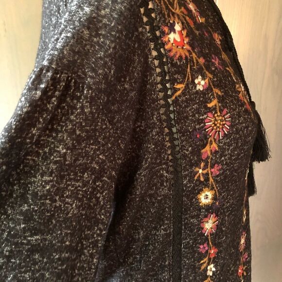 Miss Me Embroidered Beaded Sweater Blouse Small - Picture 7 of 10